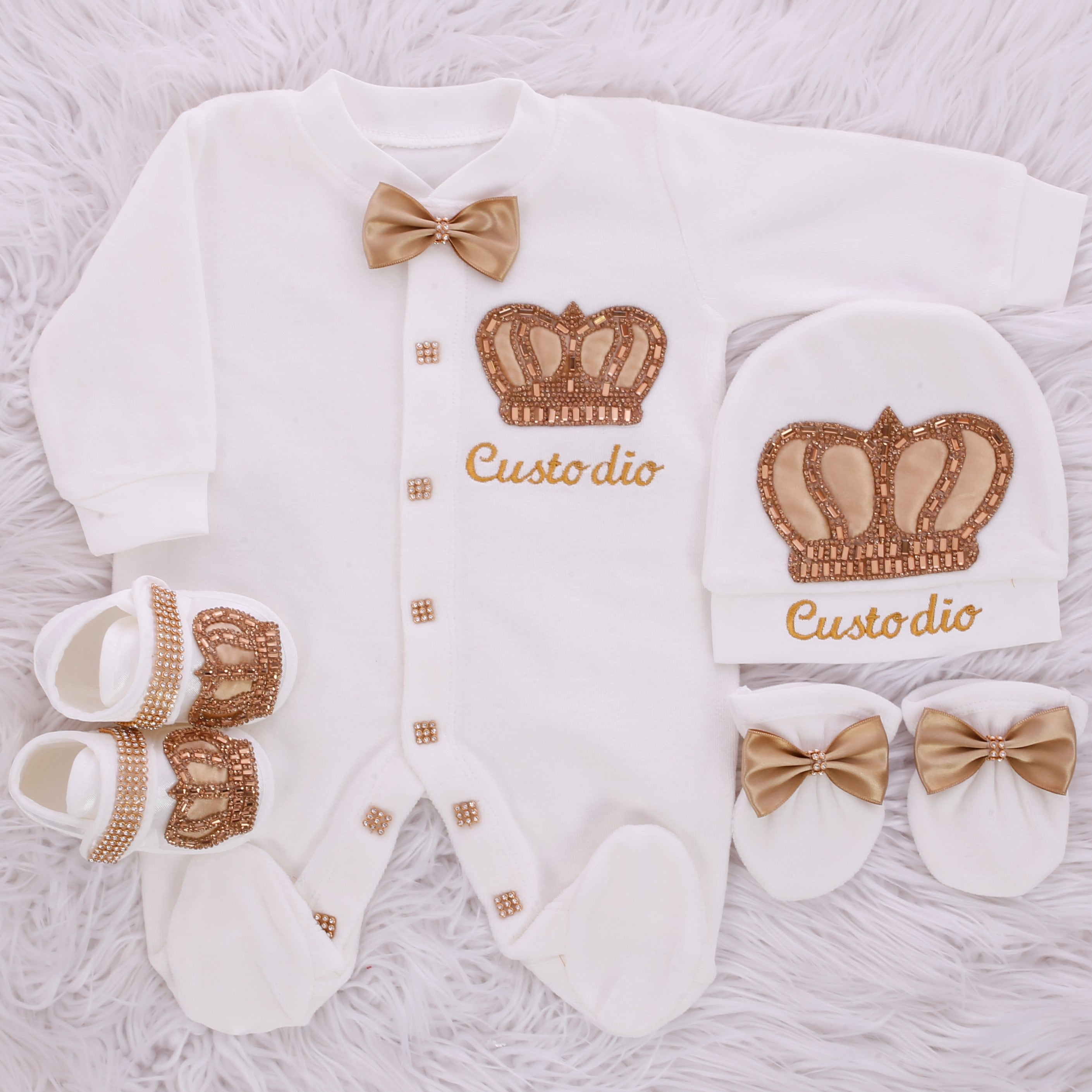 Conjunto de príncipe heredero de oro noble