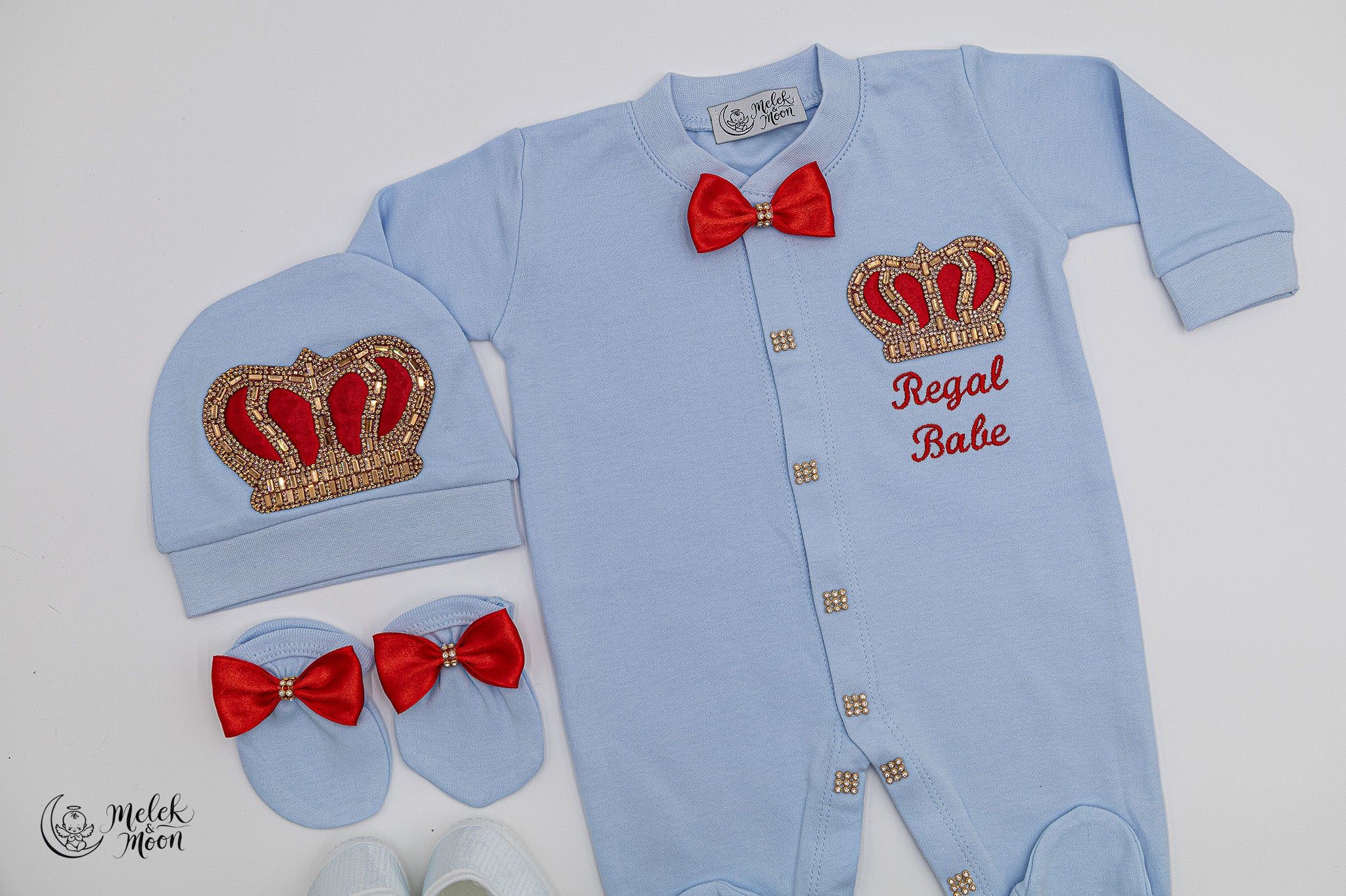 Conjunto de dijes majestuosos en azul y carmesí