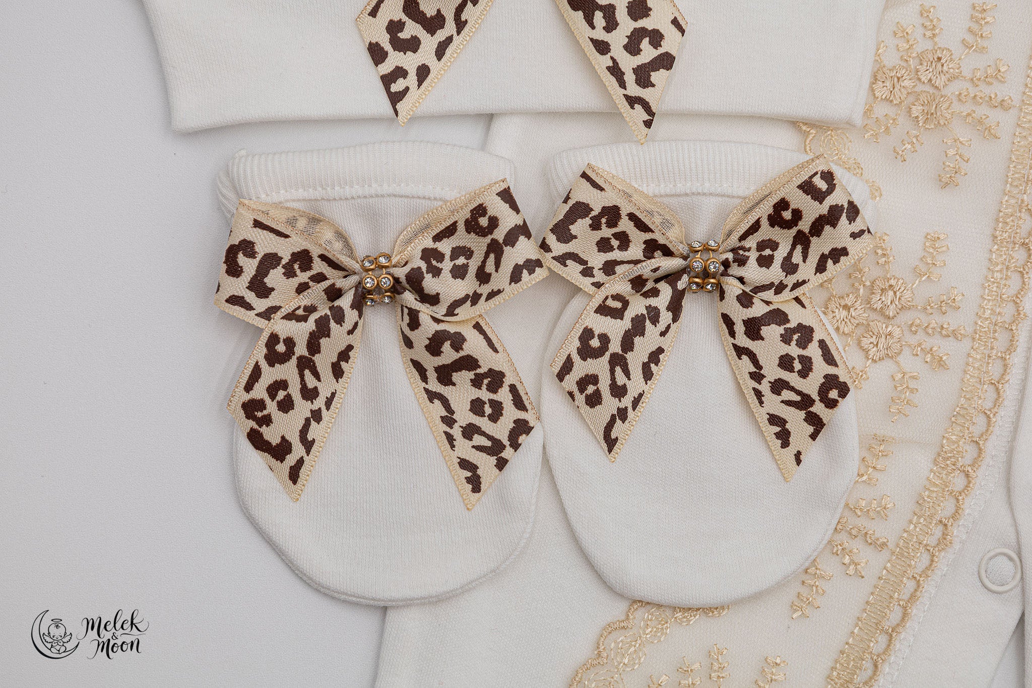 Golden Blossom Safari Set