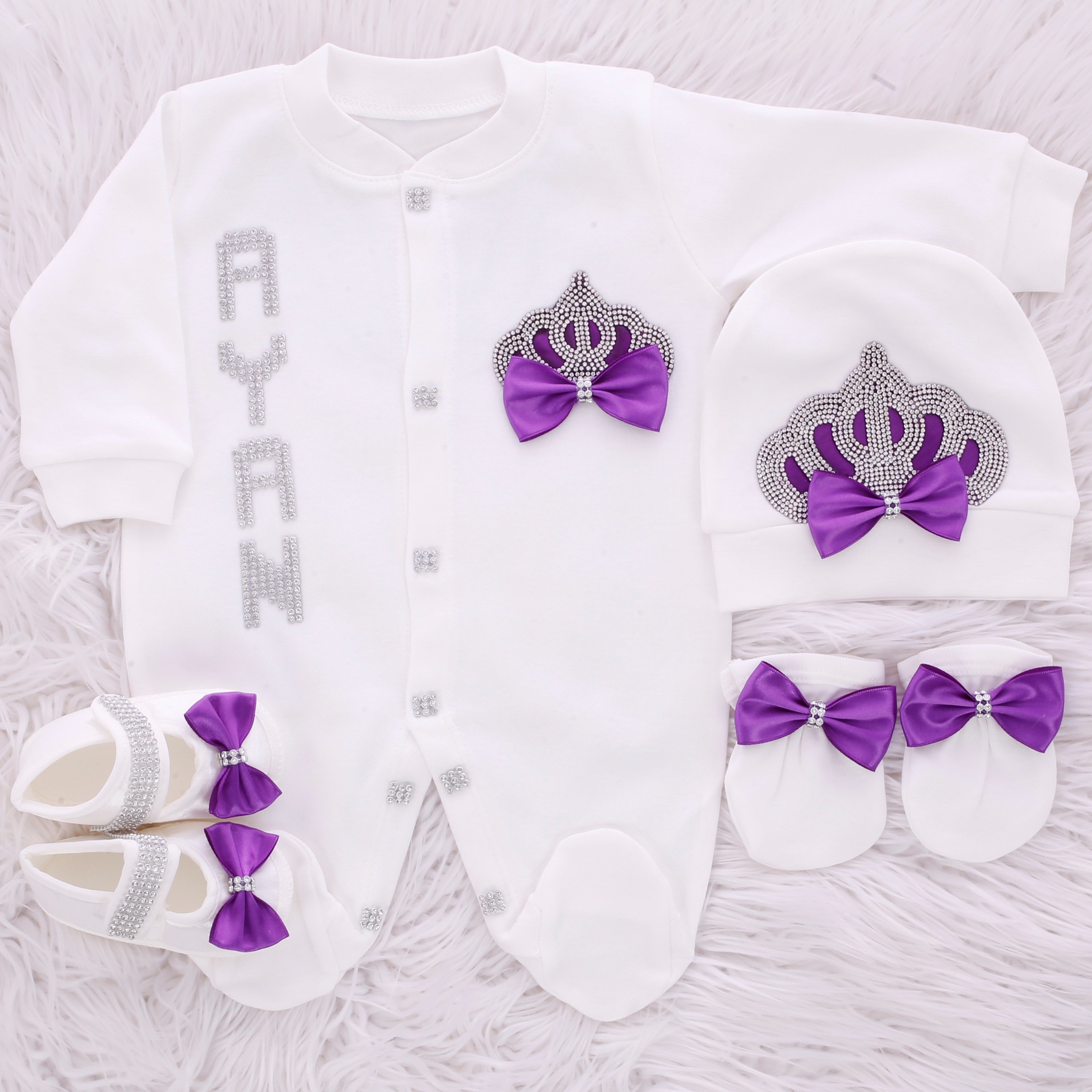 Elegante conjunto de príncipe heredero morado