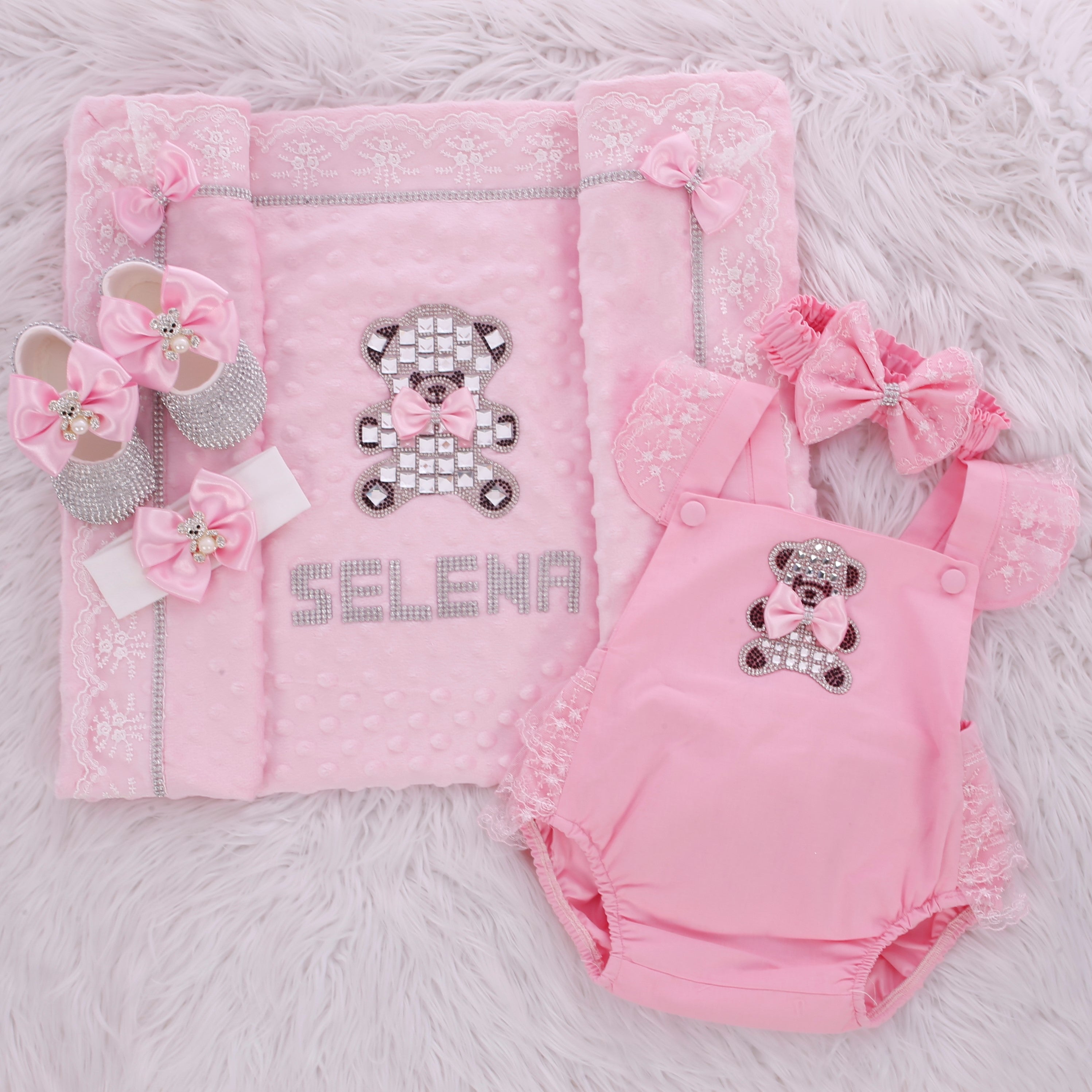 Adorable conjunto de tesoros en color rosa florecido