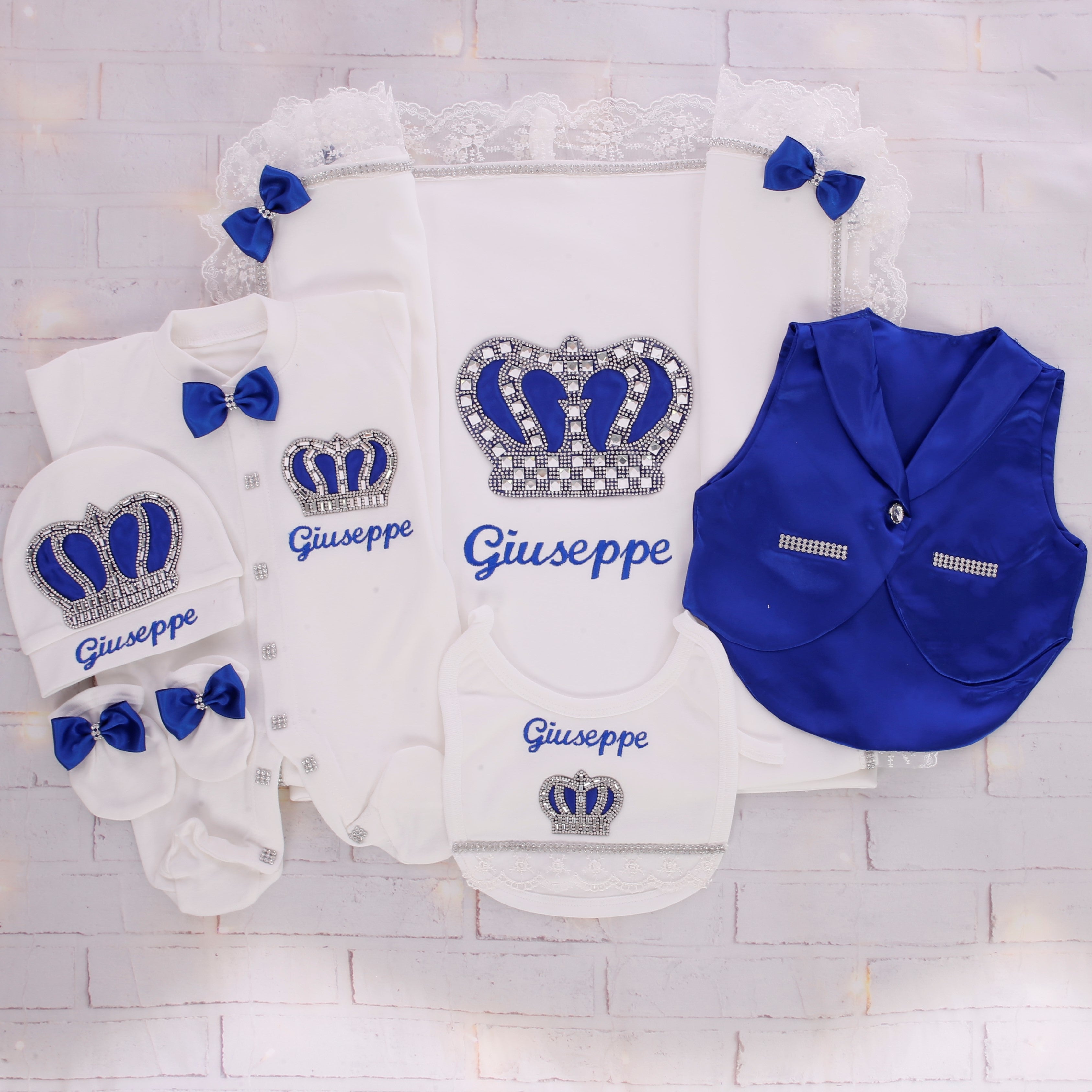 Adorable conjunto de príncipe blanco y azul marino