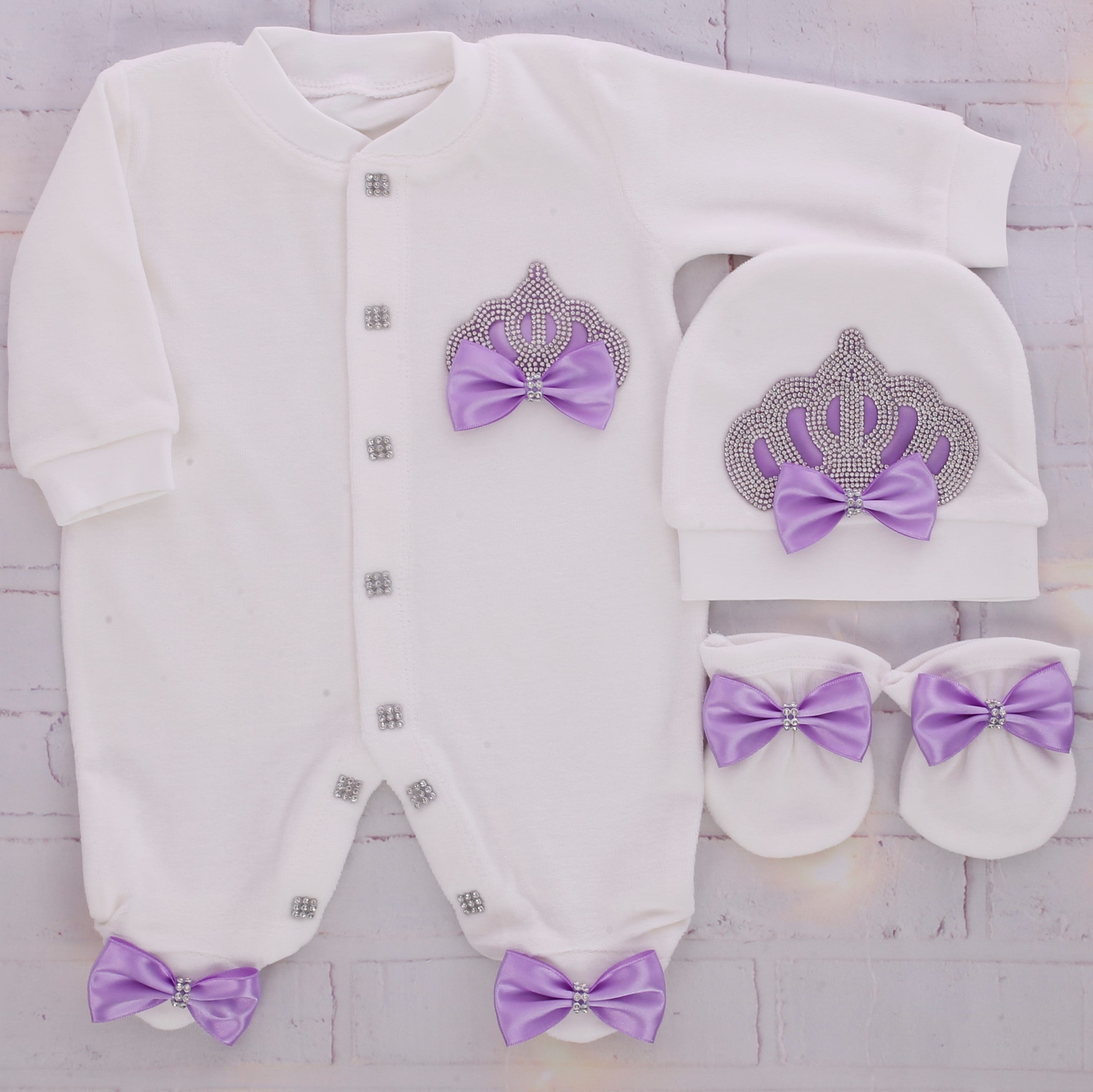 Conjunto adorable Delight en blanco y morado