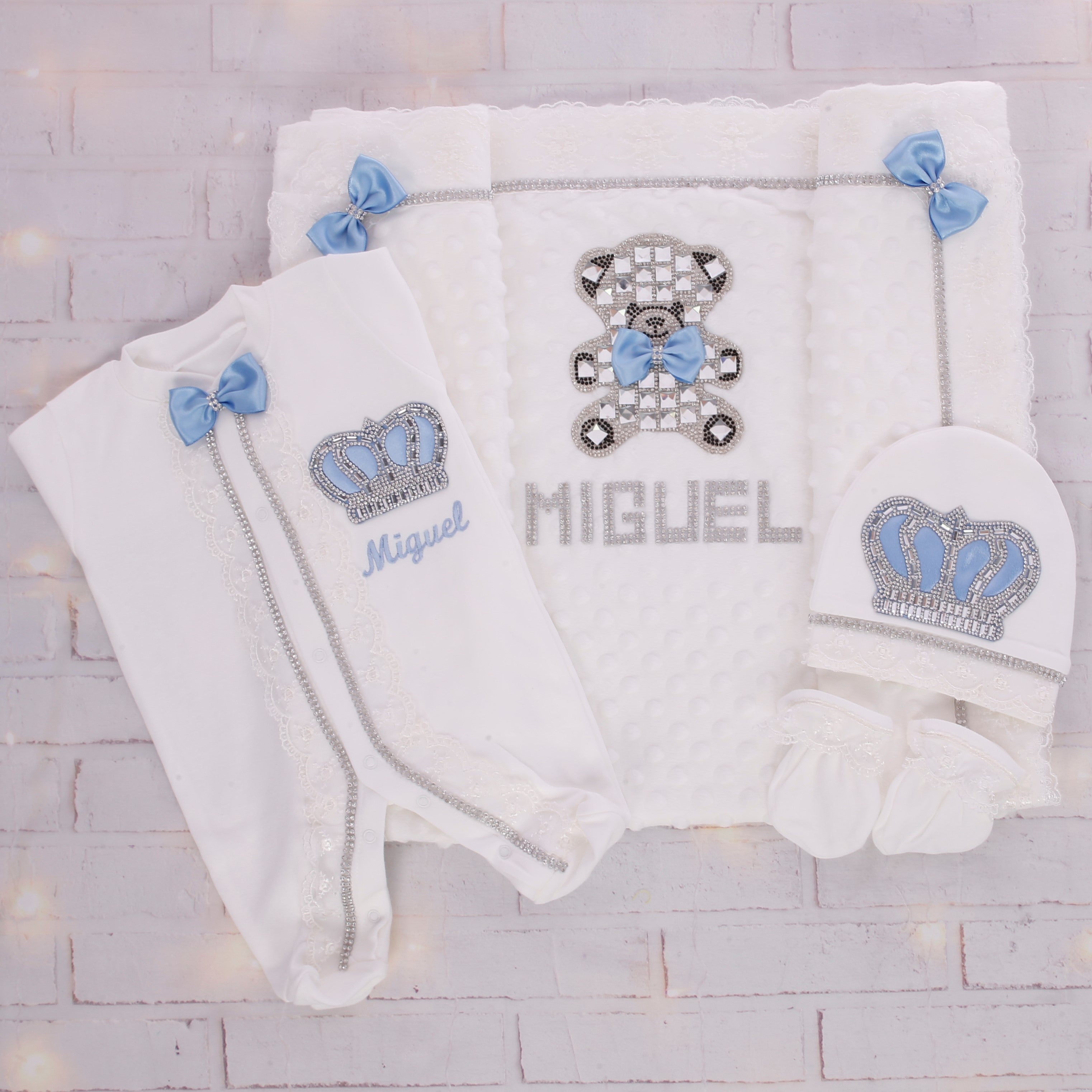 Conjunto de osito de peluche blanco y azul