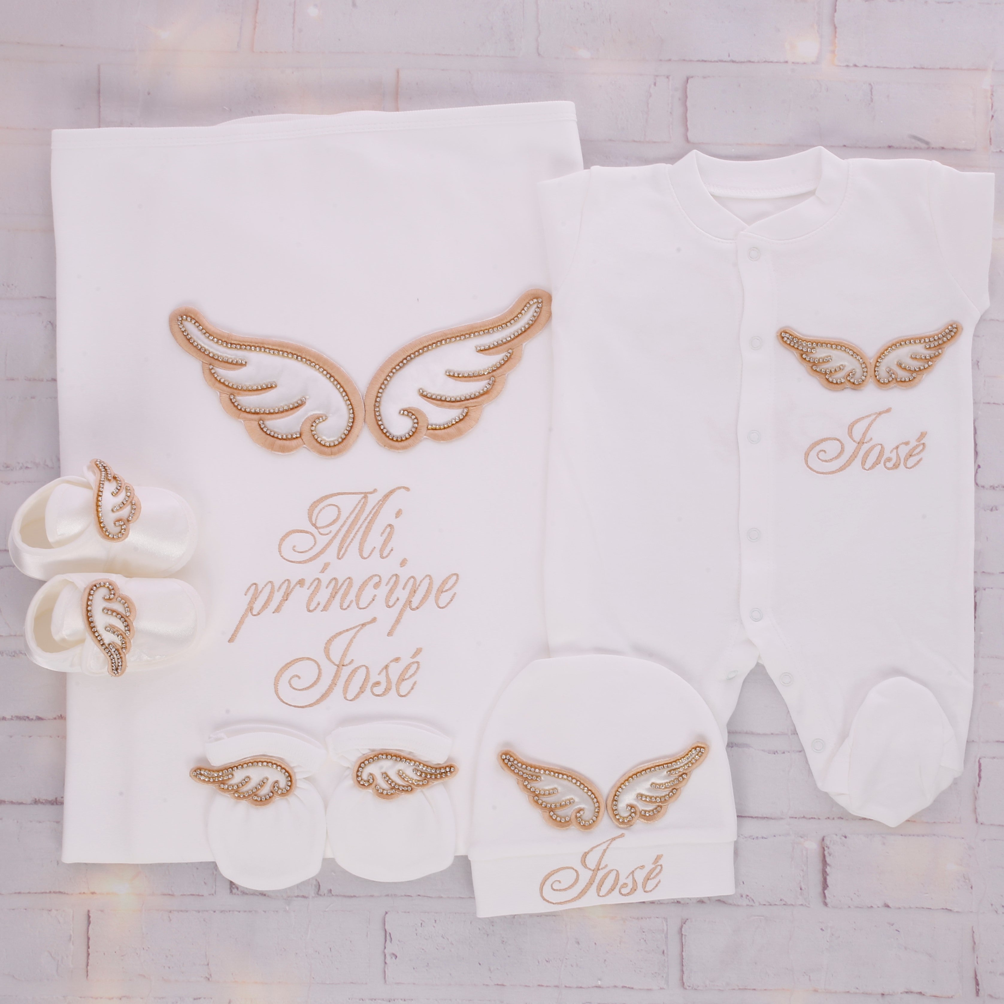 Conjunto de bebé con ángel dorado celestial