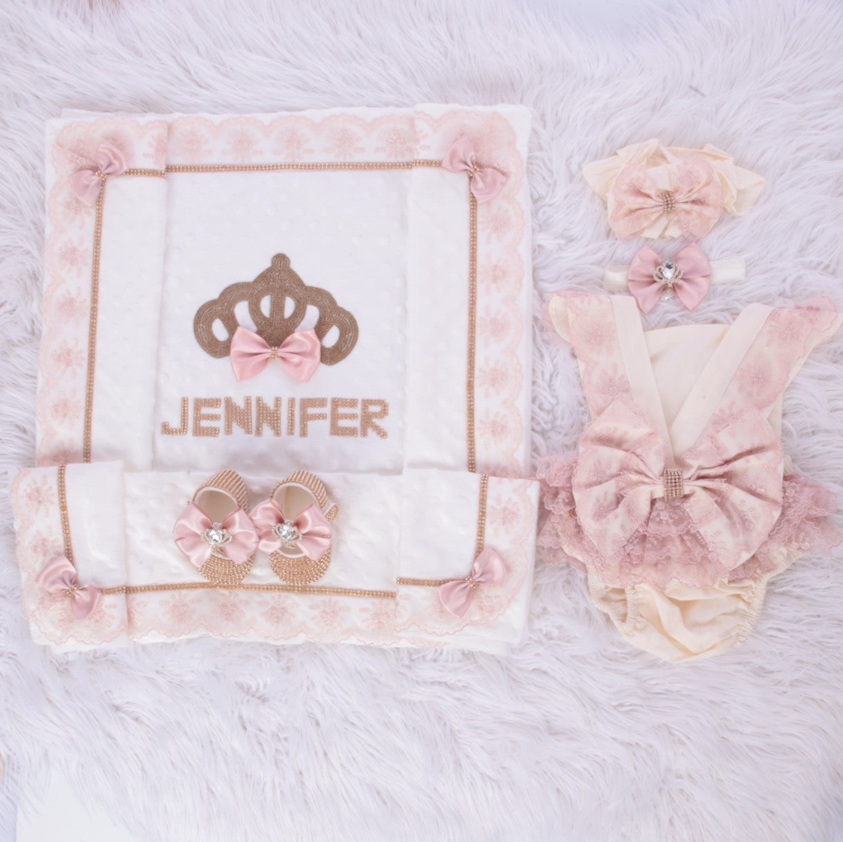 Conjunto de reliquias divinas en color rosa