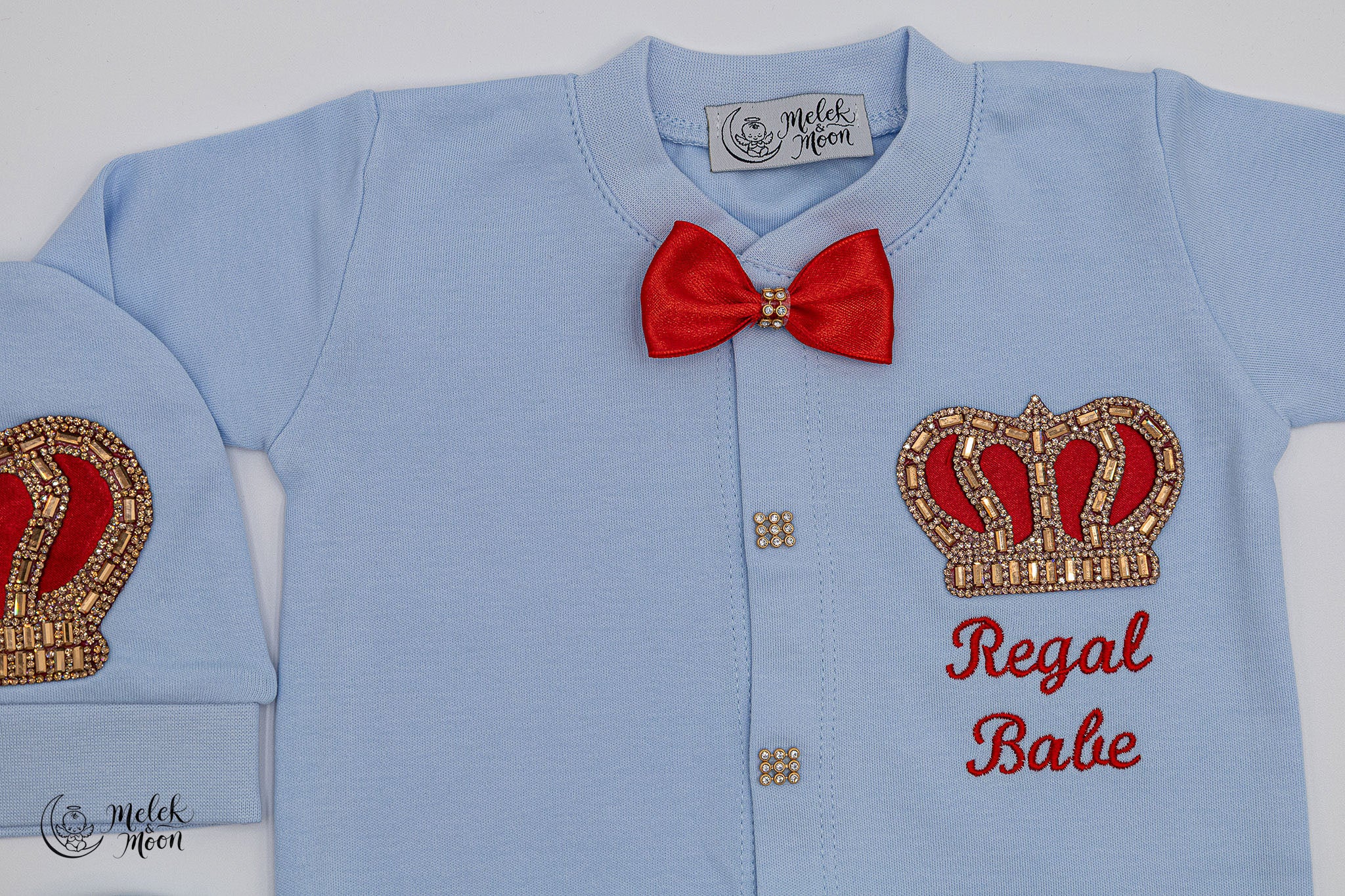 Conjunto de dijes majestuosos en azul y carmesí