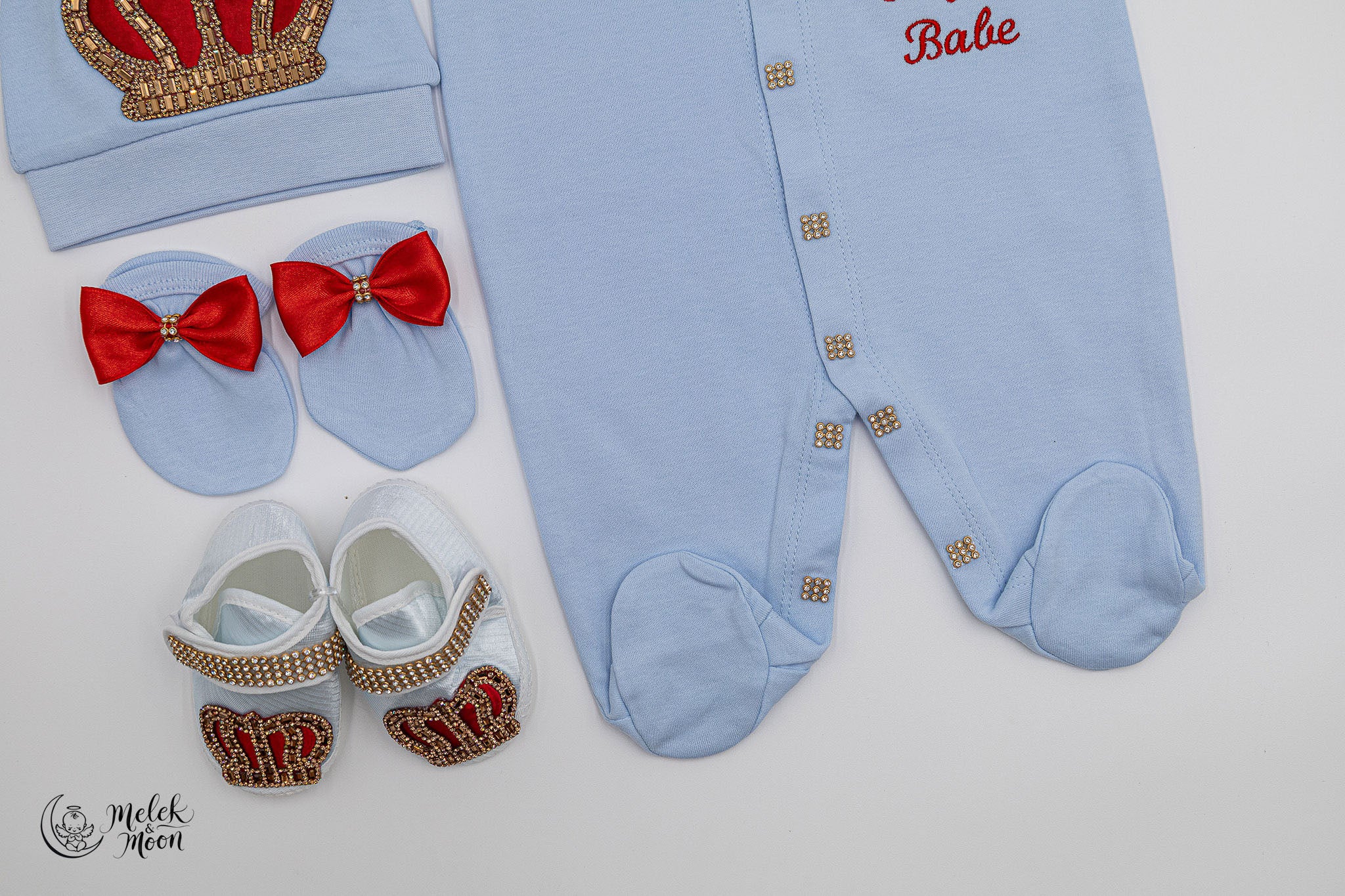 Conjunto de dijes majestuosos en azul y carmesí