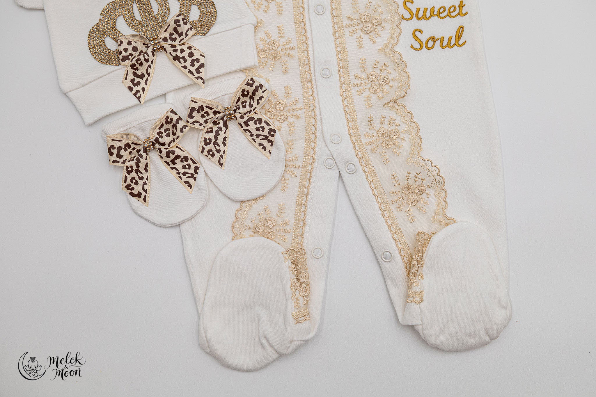 Golden Blossom Safari Set