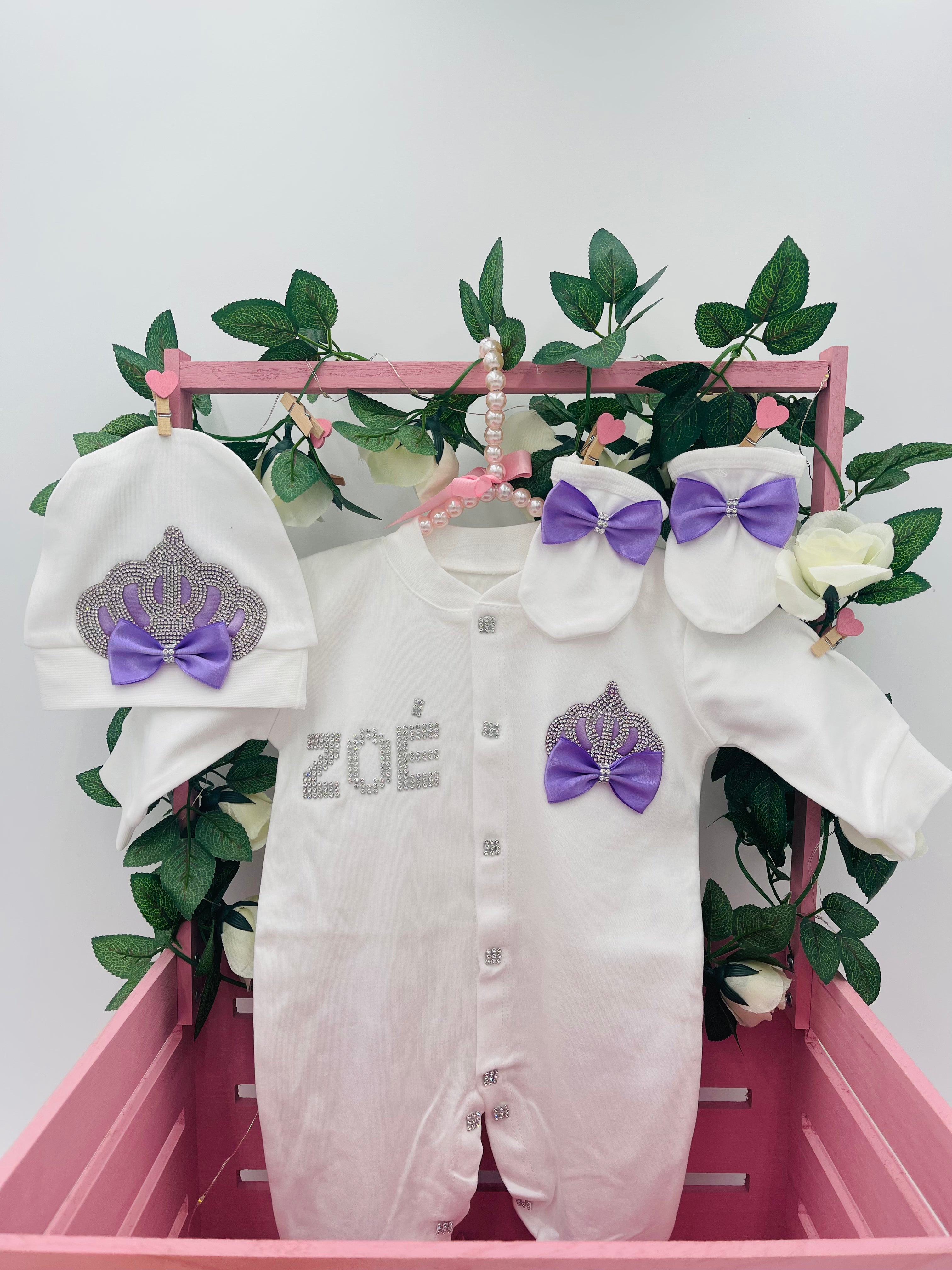 Conjunto adorable Delight en blanco y morado