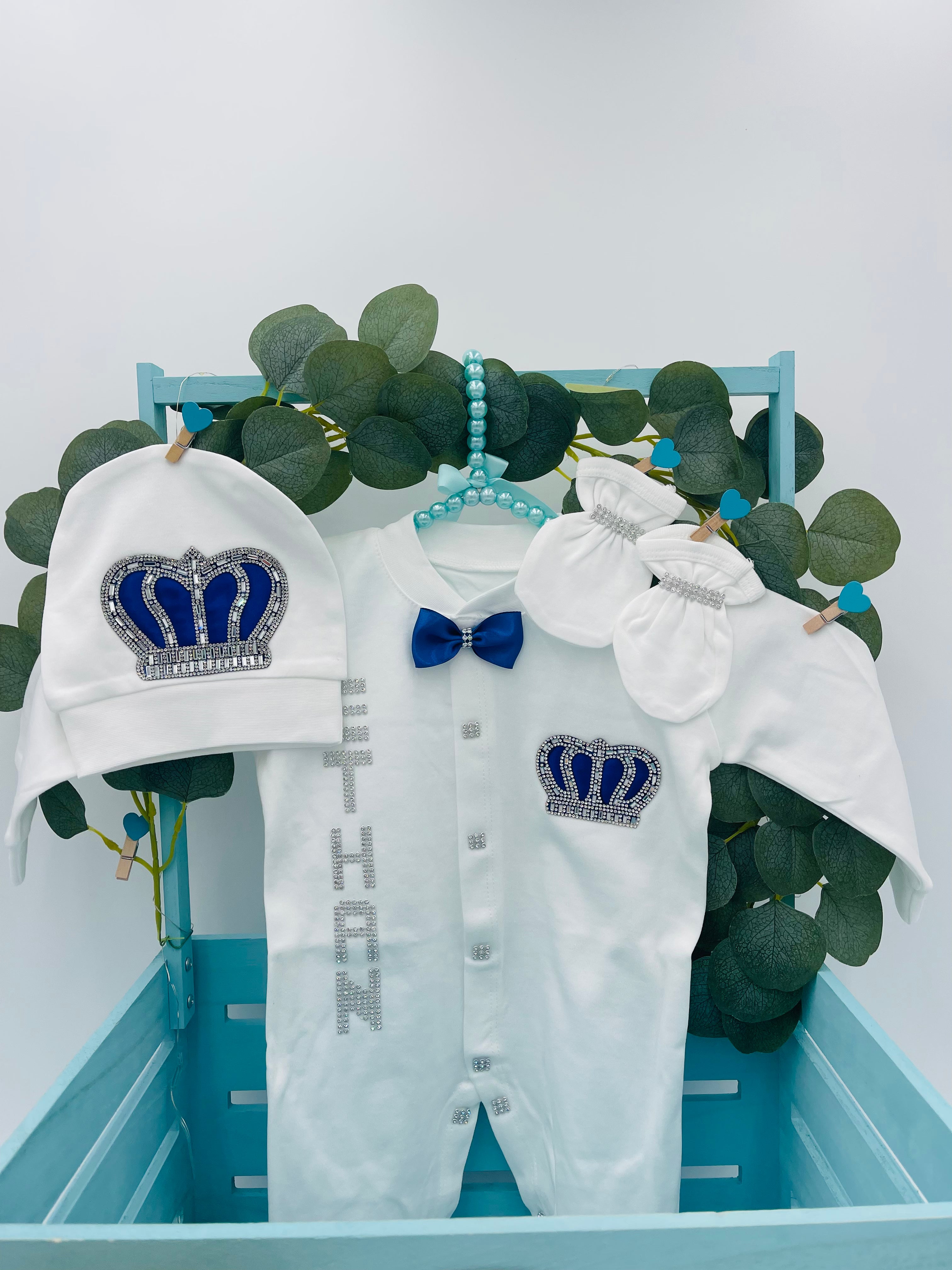 Conjunto de bebé niño con corona de lujo