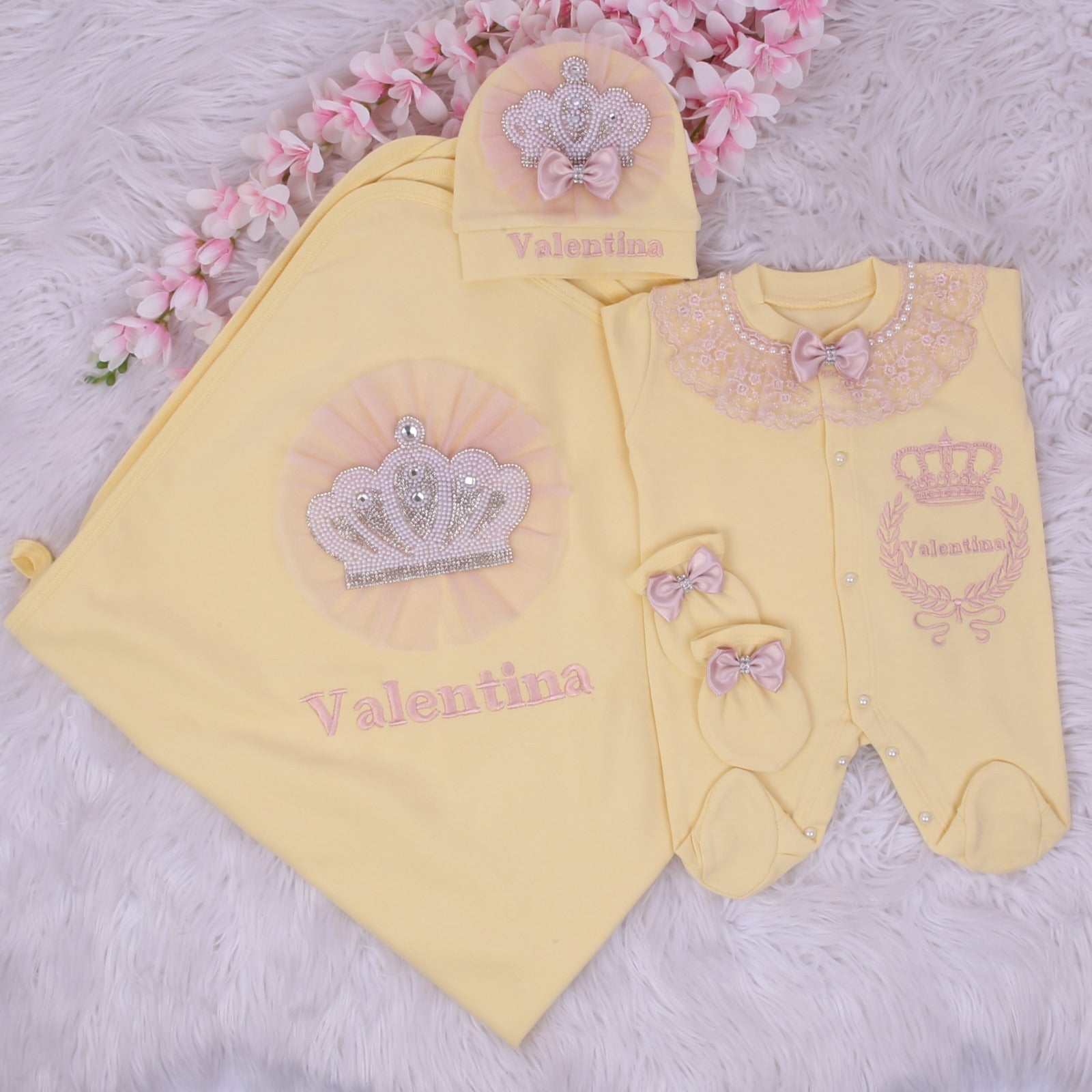 Conjunto de princesas de la realeza amarilla