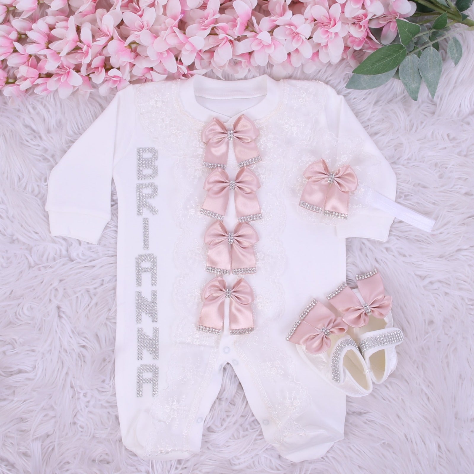 Ensemble élégant pour bébé avec nœuds blush